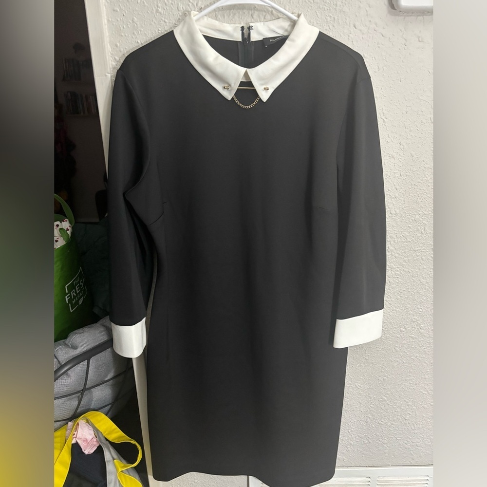 Ivanka Trump Black Dress with White Accents and Gold Chain Size Medium